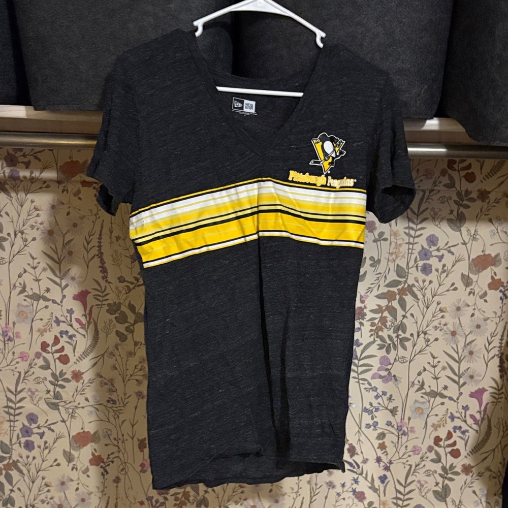 Pittsburgh Penguins V-Neck T-Shirt